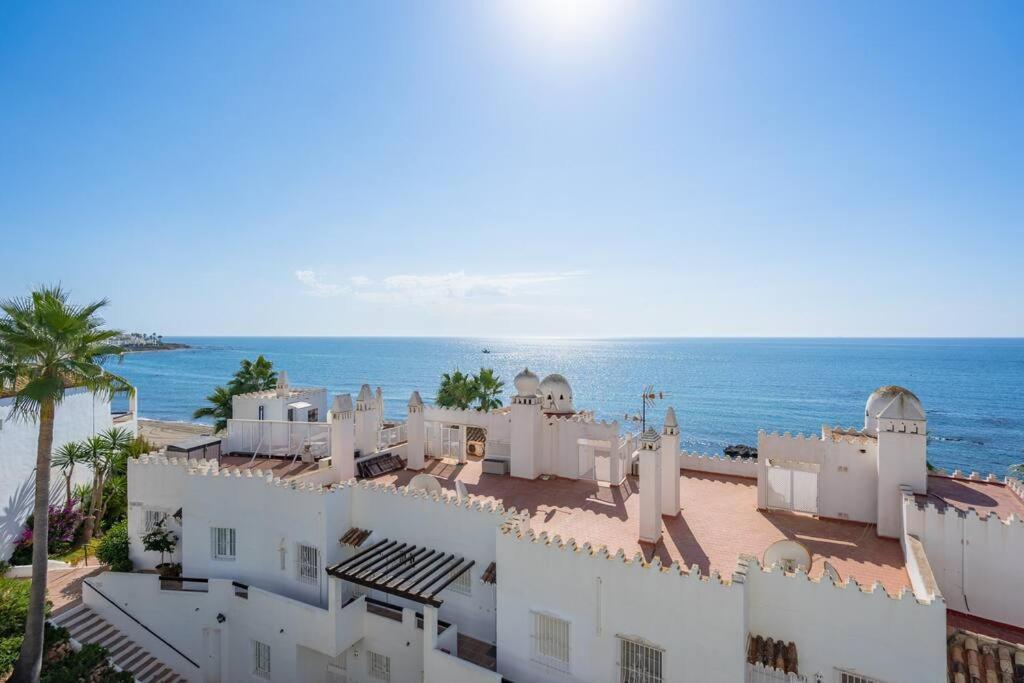 Cosy Apartment With Direct Access To The Sea Mijas Dış mekan fotoğraf