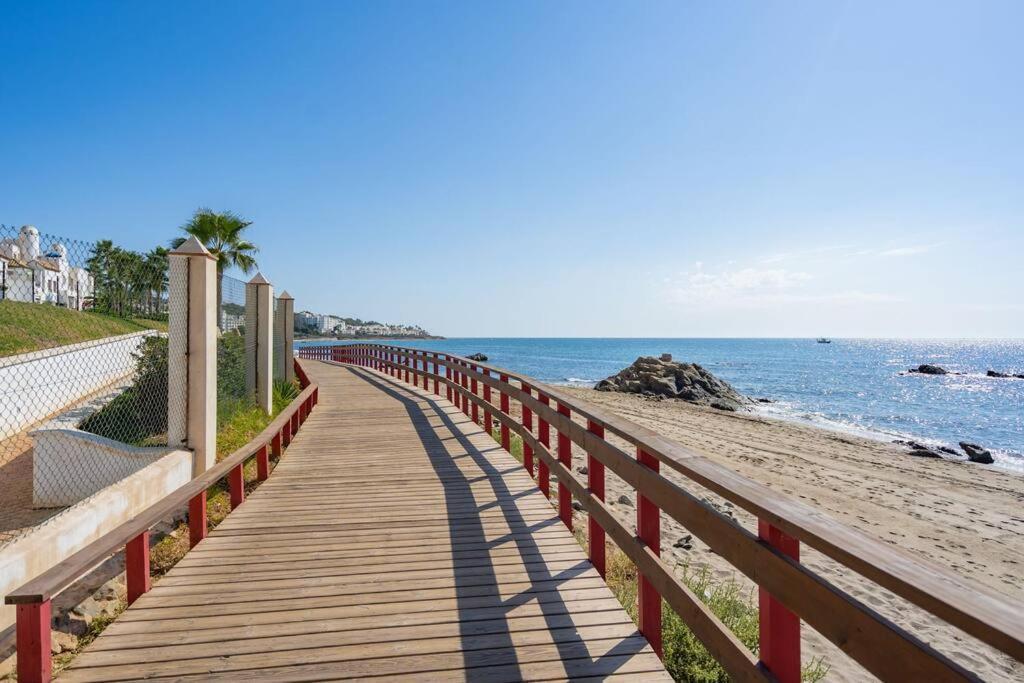 Cosy Apartment With Direct Access To The Sea Mijas Dış mekan fotoğraf