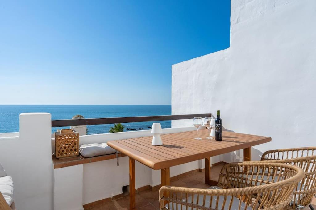 Cosy Apartment With Direct Access To The Sea Mijas Dış mekan fotoğraf