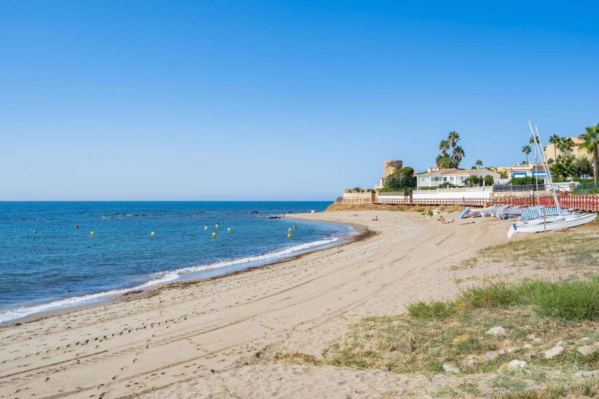 Cosy Apartment With Direct Access To The Sea Mijas Dış mekan fotoğraf